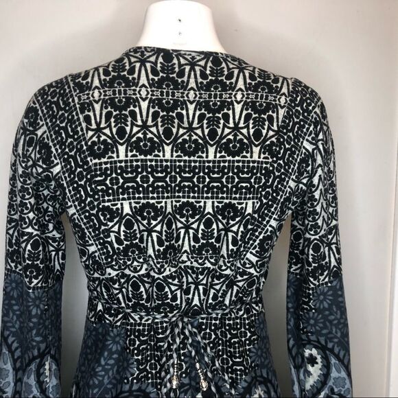 New Look Paisley Graphic Print Long Sleeve Mini Dress - Picture 3 of 8